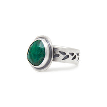Load image into Gallery viewer, Verdant Emerald Leaf Ring