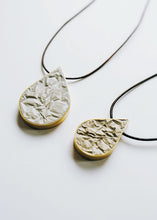 Load image into Gallery viewer, Grit Large Grey Cement Raindrop Necklace