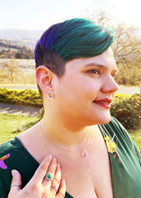 Load image into Gallery viewer, Verdant Small Hexagon Necklace with Amethyst