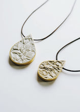 Load image into Gallery viewer, Grit Small Grey Cement Raindrop Necklace