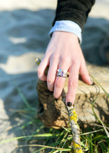 Load image into Gallery viewer, Verdant Double-Leaf Adjustable Ring
